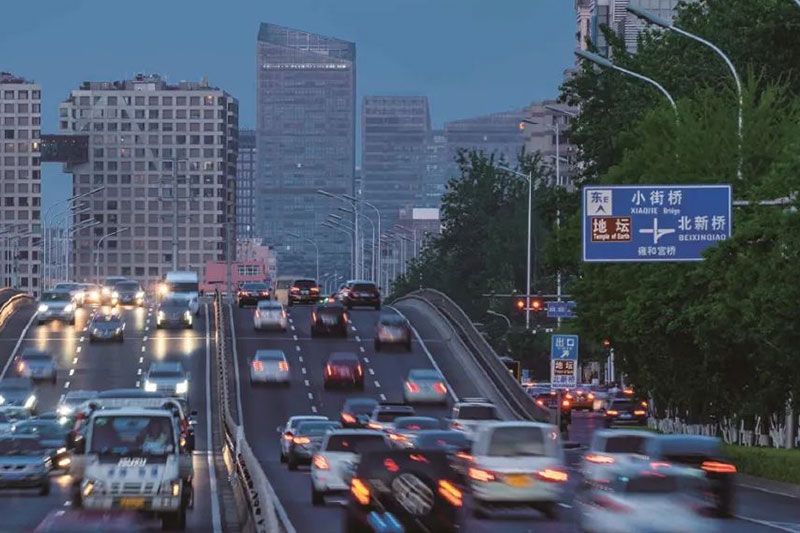 小小反光贴 撑起交通大安全丨道路交通安全法实施20周年